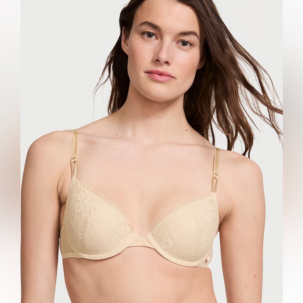 NWT VICTORIA'S SECRET
Sexy Tee Posey Lace Lightly Lined Demi Bra